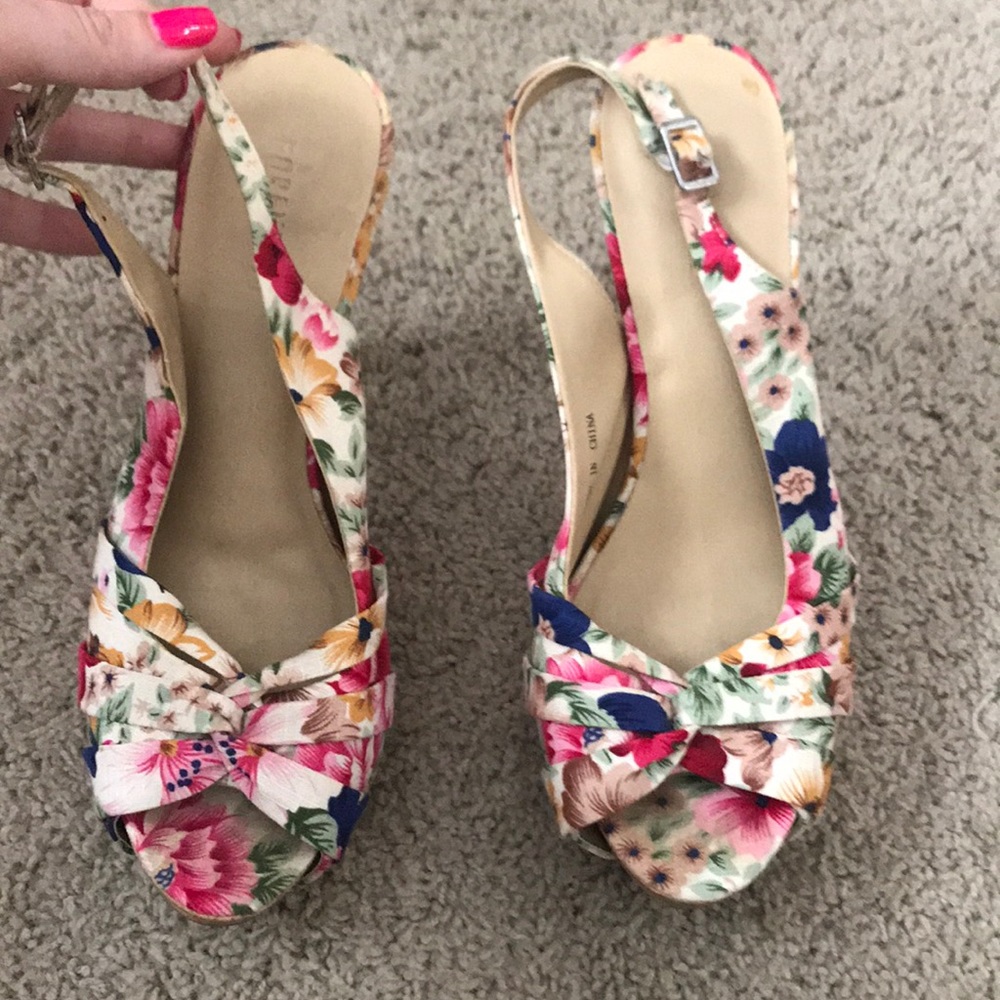 Floral High Heels 💐👠